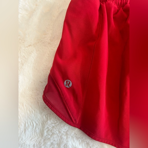 Lululemon Hotty Hot Low-Rise Lined Short 2.5" - Picture 3 of 3